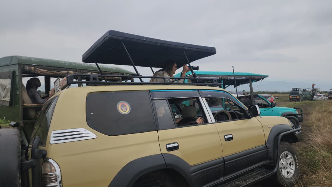 Toyota Land Cruiser with Pop Up Roof Rwanda