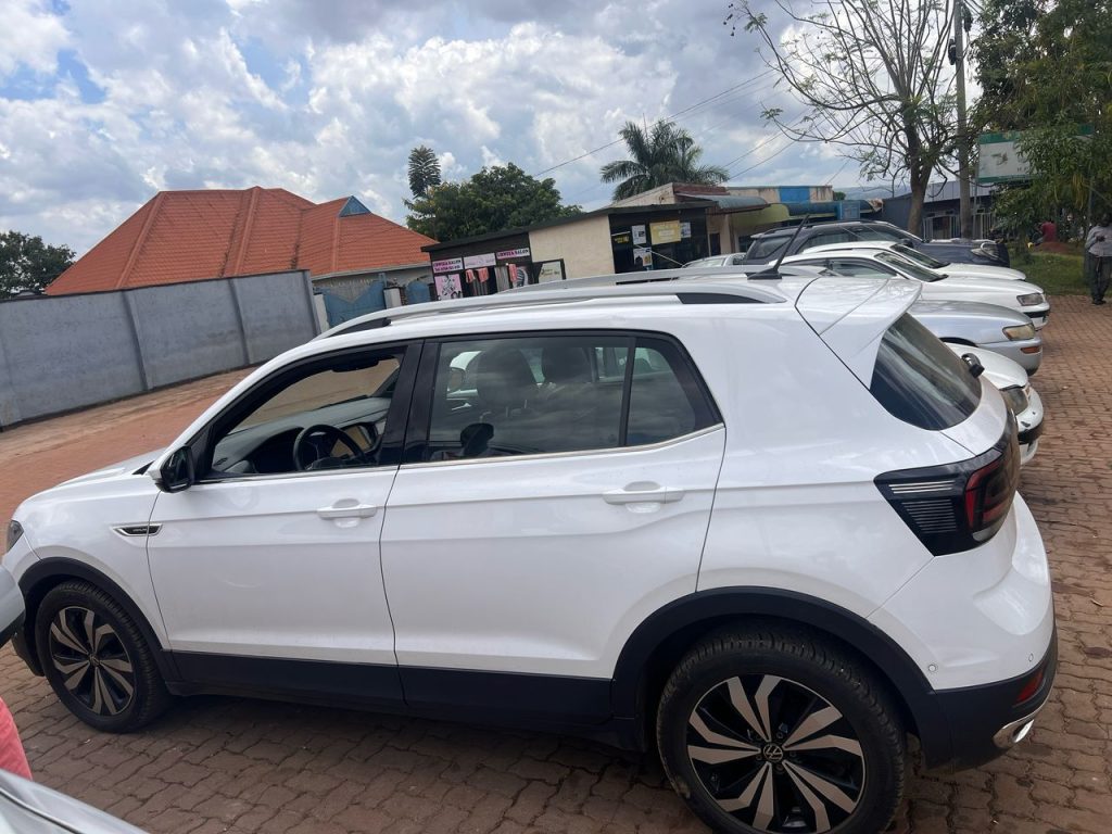 Renting a car at Renting a car at Kigali Airport in 2026? Compare prices, pickup options, required documents, and the best vehicle for your trip before you land.