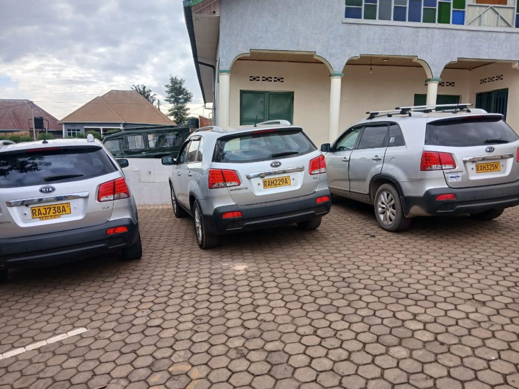 Location voiture Rwanda avec ou sans chauffeur. Découvrez les options 4x4, RAV4, Land Cruiser, Kigali, aéroport et conseils pour votre voyage