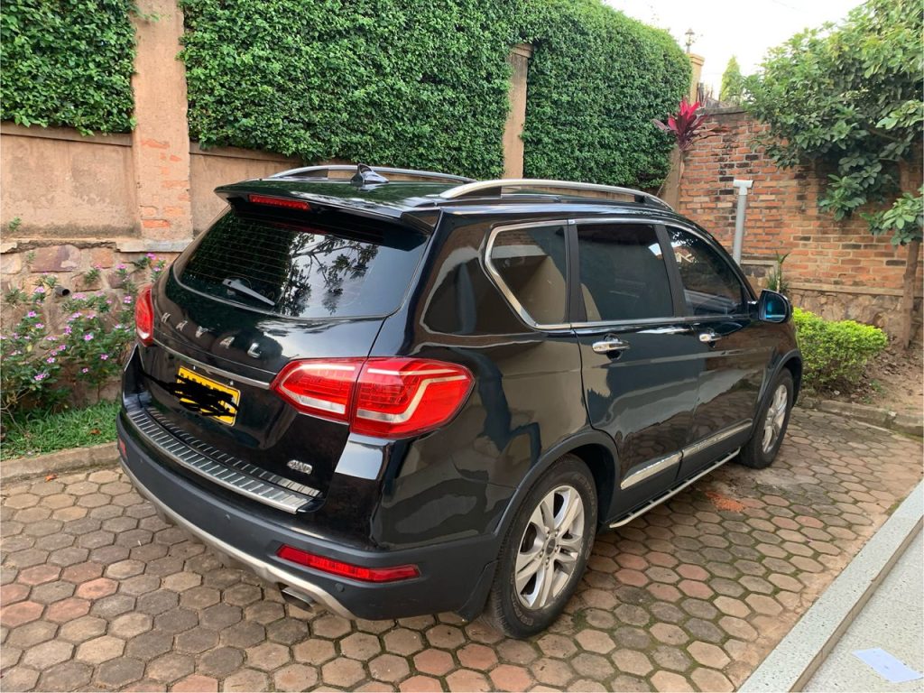 Rental SUV for a road trip from Kigali to Gisenyi, Rubavu, Rwanda